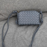 Janna | Borsa a tracolla compatta intrecciata per ogni giorno