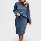 Completo di maglione e gonna a due pezzi